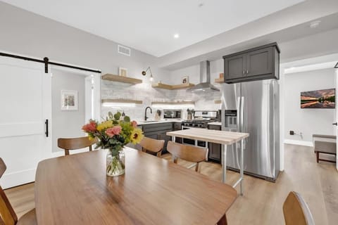 Kitchen or kitchenette, kitchen