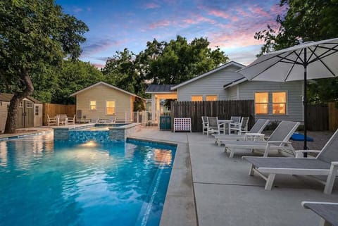 Swimming pool