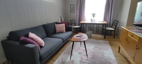 Kortteer Pinkki huone Vacation rental in Finland