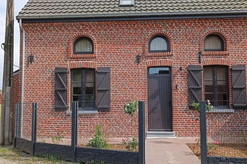 Property building, Street view