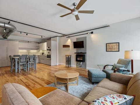Findlay Suites - Perfect Location Over the Rhine House in Over The Rhine