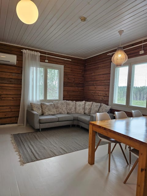 Rauhallinen asunto maalla, navetan päädyssä. Apartment in Finland