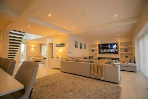 Langland Bay House House in The Mumbles