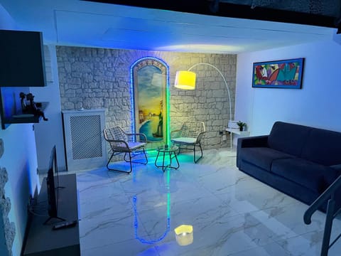 TV and multimedia, Living room, Seating area