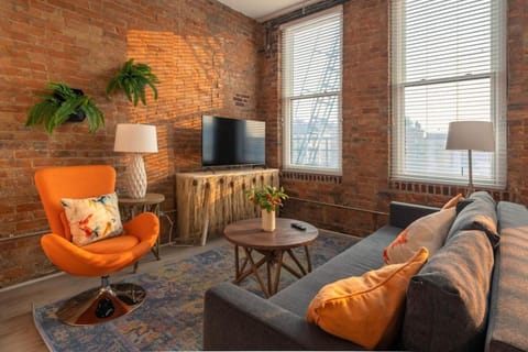 ZANGO Explore OTR and Downtown from a Renovated Condo Apartment in Over The Rhine