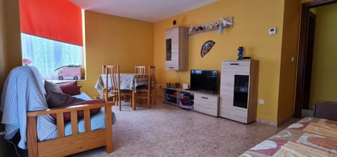 TV and multimedia, Living room, Dining area, wardrobe