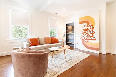 Walk to Rhinegeist, Findlay Market, FREE Streetcar Apartment in Over The Rhine