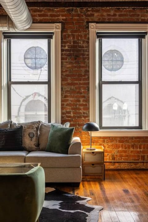 Spacious Retreat w Private Roof Deck Walkable to ALL Apartment in Over The Rhine