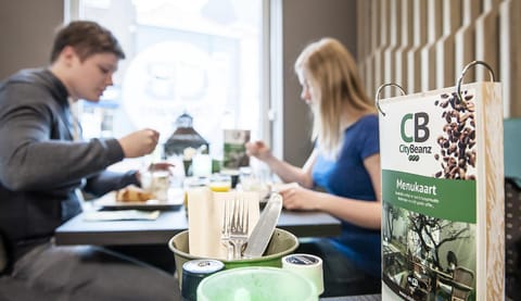 Restaurant/places to eat, Food and drinks