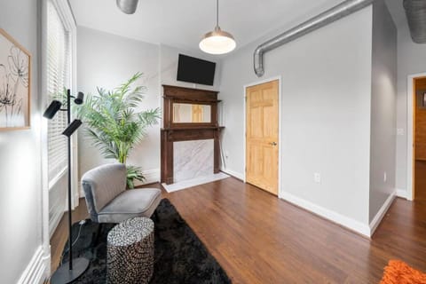 City Escape 2BR Steps to TQL near OTR and Downtown Apartment in Over The Rhine
