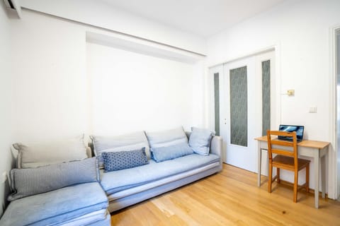 Living room, Seating area, hair dresser