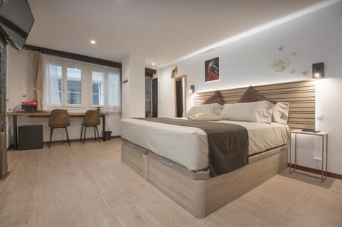 Bed, Photo of the whole room