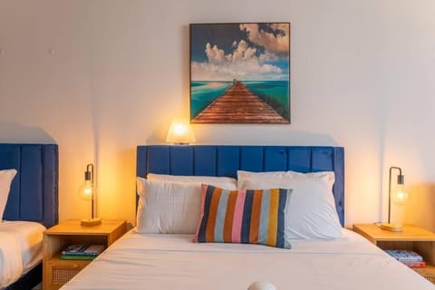 King bed Rooftop Suite Ocean Dr C304 Apartment in Flamingo Lummus