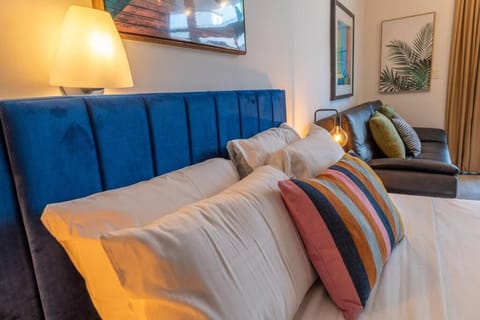 King bed Rooftop Suite Ocean Dr C304 Apartment in Flamingo Lummus