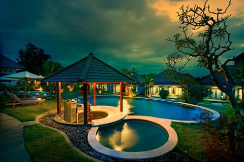 Swimming pool, Swimming pool