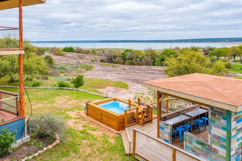 Lake Beach Access & Views, 5kings! House in Lake Buchanan