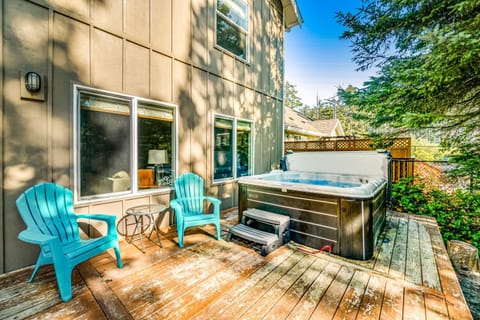 Pine Beach Family Retreat House in Washington