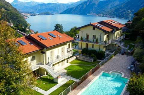 Property building, Day, Natural landscape, Bird's eye view, Garden, Garden view, Lake view, Mountain view, Pool view, Swimming pool