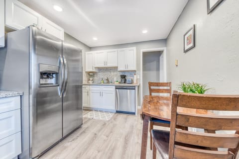 Sea Treasures Inn House in Rockaway Beach