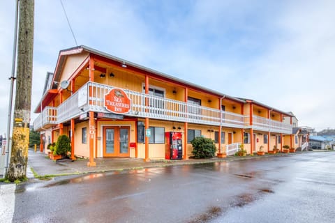 Sea Treasures Inn House in Rockaway Beach
