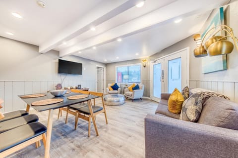 Sea Treasures Inn House in Rockaway Beach