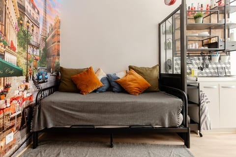 Bed, Living room