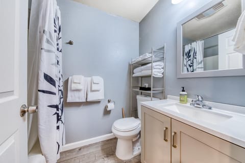 Sea Treasures Inn #103 & #104 House in Rockaway Beach