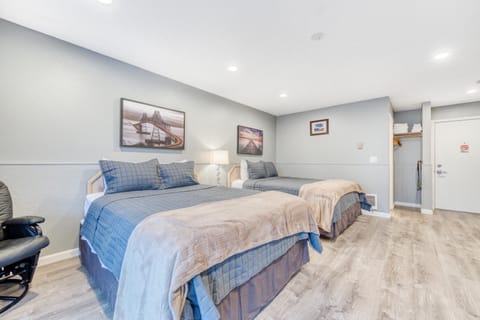 Sea Treasures Inn Units #205-212 House in Rockaway Beach