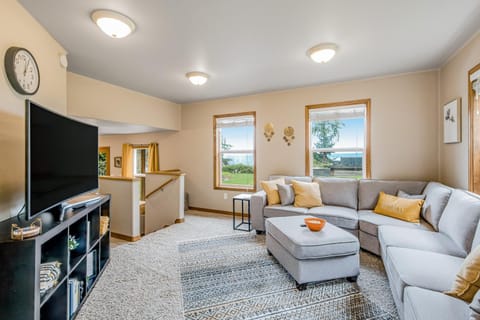 Port Susan Bay House in Camano Island