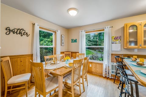 Port Susan Bay House in Camano Island