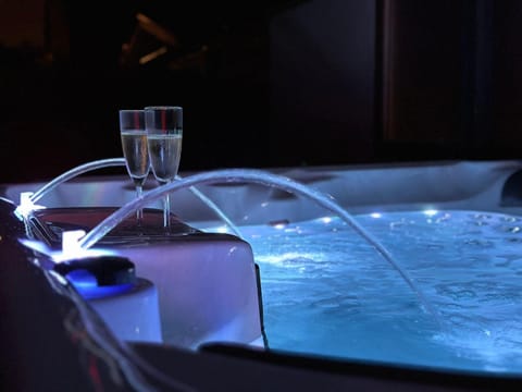 Hot Tub, Spa and wellness centre/facilities, Spa and wellness centre/facilities