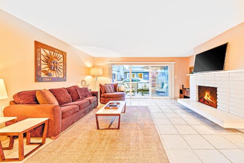 Newport Beach Simplicity III House in Balboa Peninsula