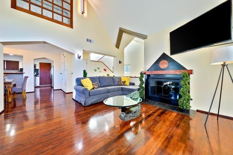 Great Balboa Peninsula Combo House in Balboa Peninsula