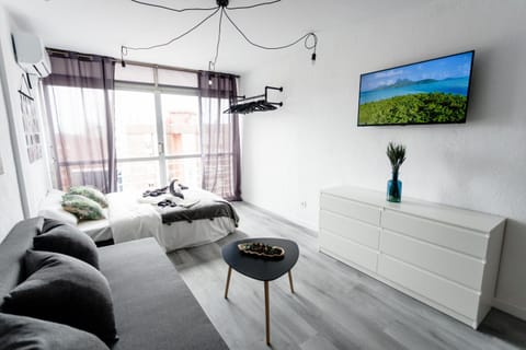 Communal lounge/ TV room, TV and multimedia, Seating area