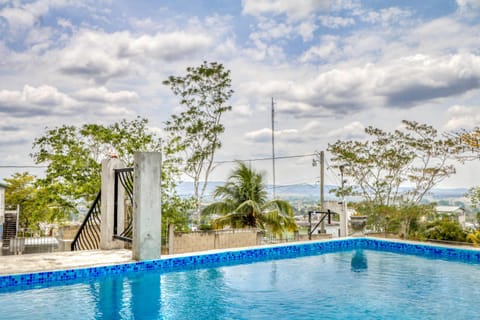 D Borland View Gold Standard Certified House in Cayo District