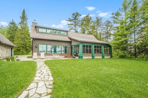 Platte Lake Paradise House in Crystal Lake