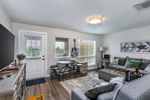 1062 Riverfront Apartment in East Nashville