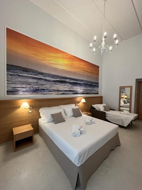 Bed, Photo of the whole room, Seating area, Bedroom, towels
