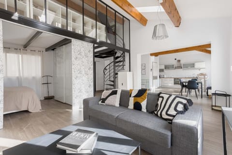 Kitchen or kitchenette, Living room, Photo of the whole room, Dining area