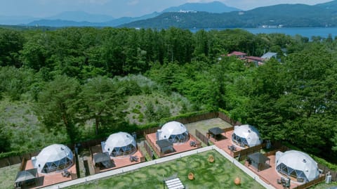 Property building, Day, Natural landscape, Bird's eye view, Lake view, Mountain view
