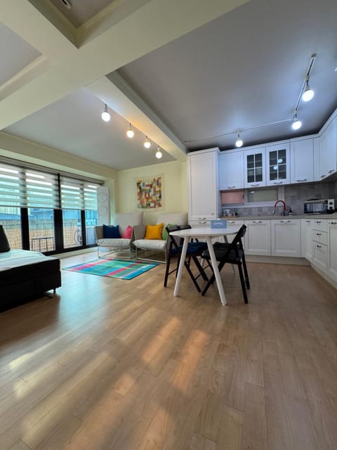 Living room, Seating area, Dining area