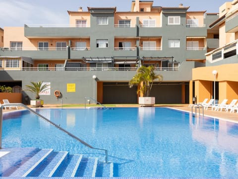 Property building, Swimming pool, Swimming pool
