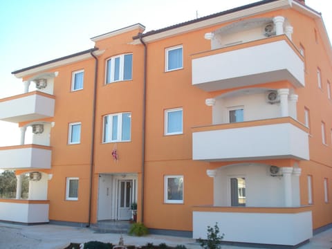 Property building, Day