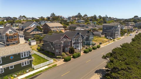 Fairhaven - Wakefield House & Applegate House House in Newport