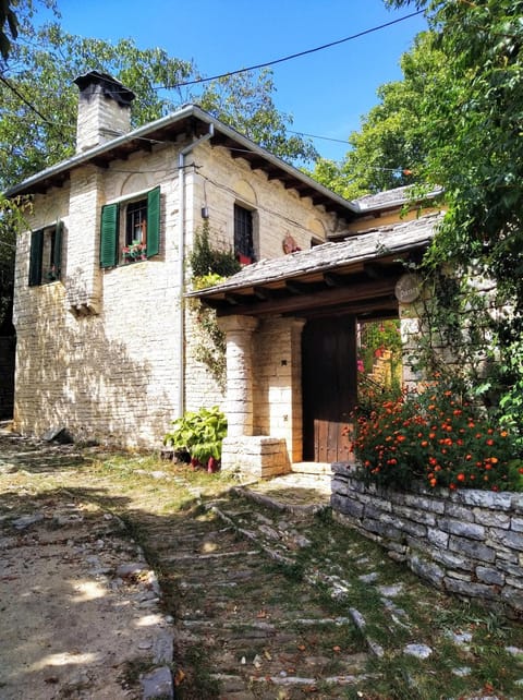 Παραδοσιακό Σπίτι στο Μονοδένδρι House in North Macedonia