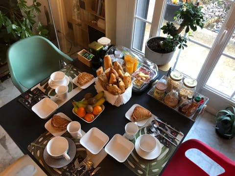 les nuits victoriennes Bed and Breakfast in Alençon