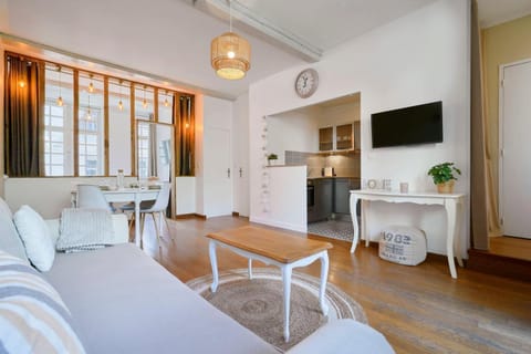 Charming 2 bedroom apartment with terrace Apartment in Lille