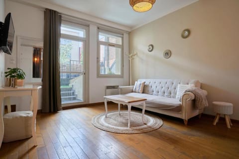 Charming 2 bedroom apartment with terrace Apartment in Lille