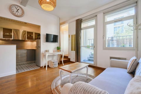Charming 2 bedroom apartment with terrace Apartment in Lille
