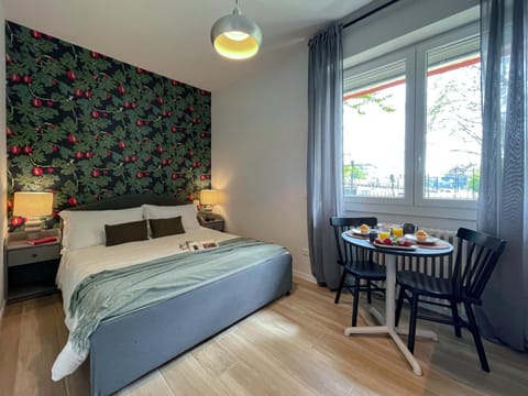Bed, Photo of the whole room, Dining area, Bedroom